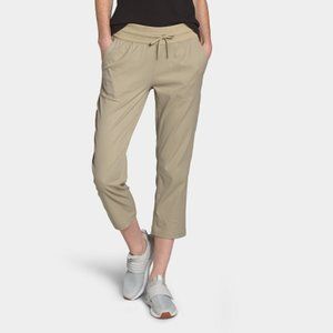 The North Face Aphrodite Motion Capri NWT Sz L